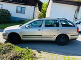 Skoda Octavia Combi 1.6 FSI Ambiente - Skoda Octavia: Fsi