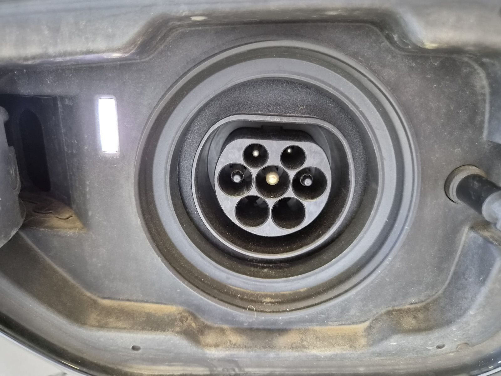 Fahrzeugabbildung BMW 330 e Advantage / NAVI / KLIMA / Garantie