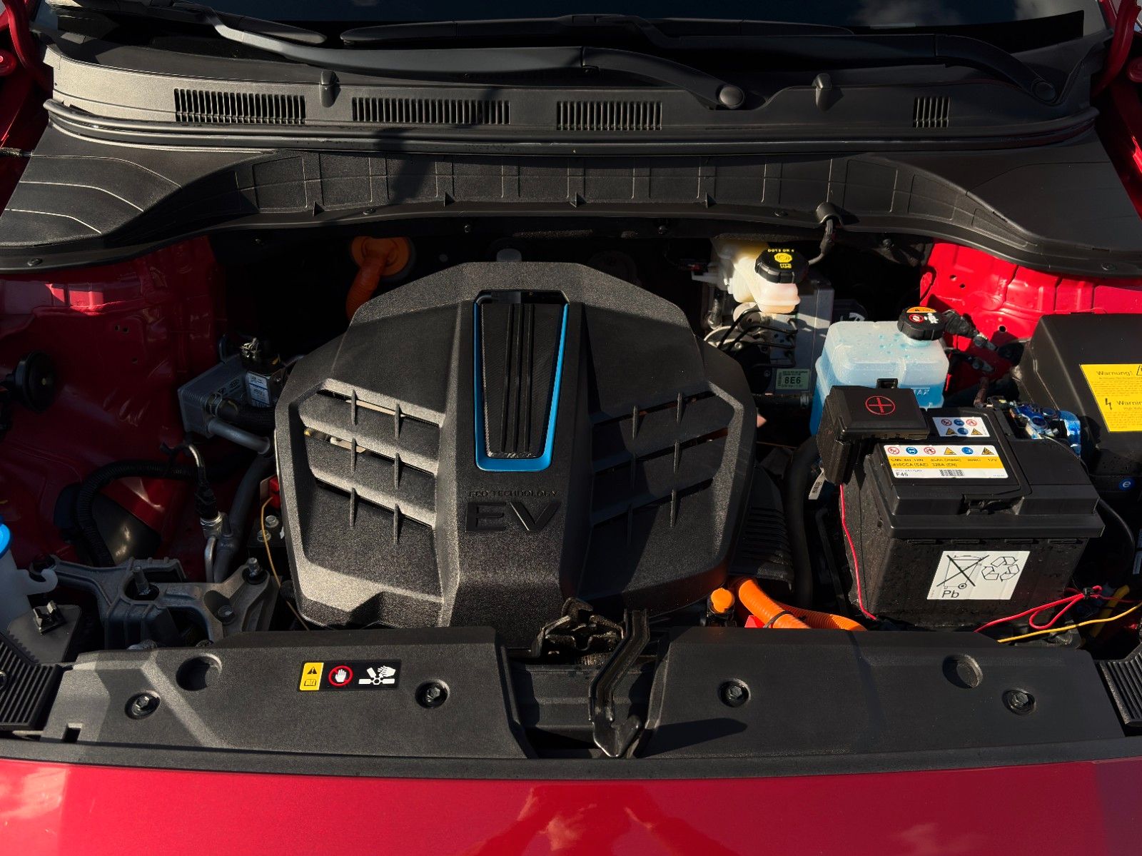 Fahrzeugabbildung Hyundai KONA E SELECT ACC PDC LFA LKA SHZ LHZ CarPlay