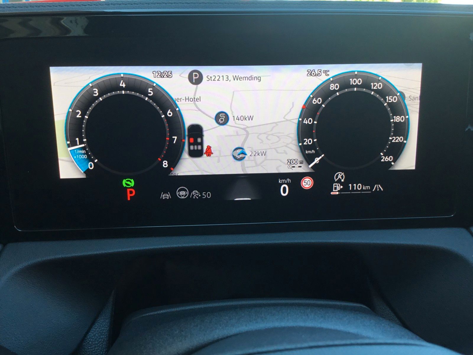 Fahrzeugabbildung Volkswagen Tiguan 2.0 TSI DSG 4M R-Line+Pano+AHK+IQLight+20