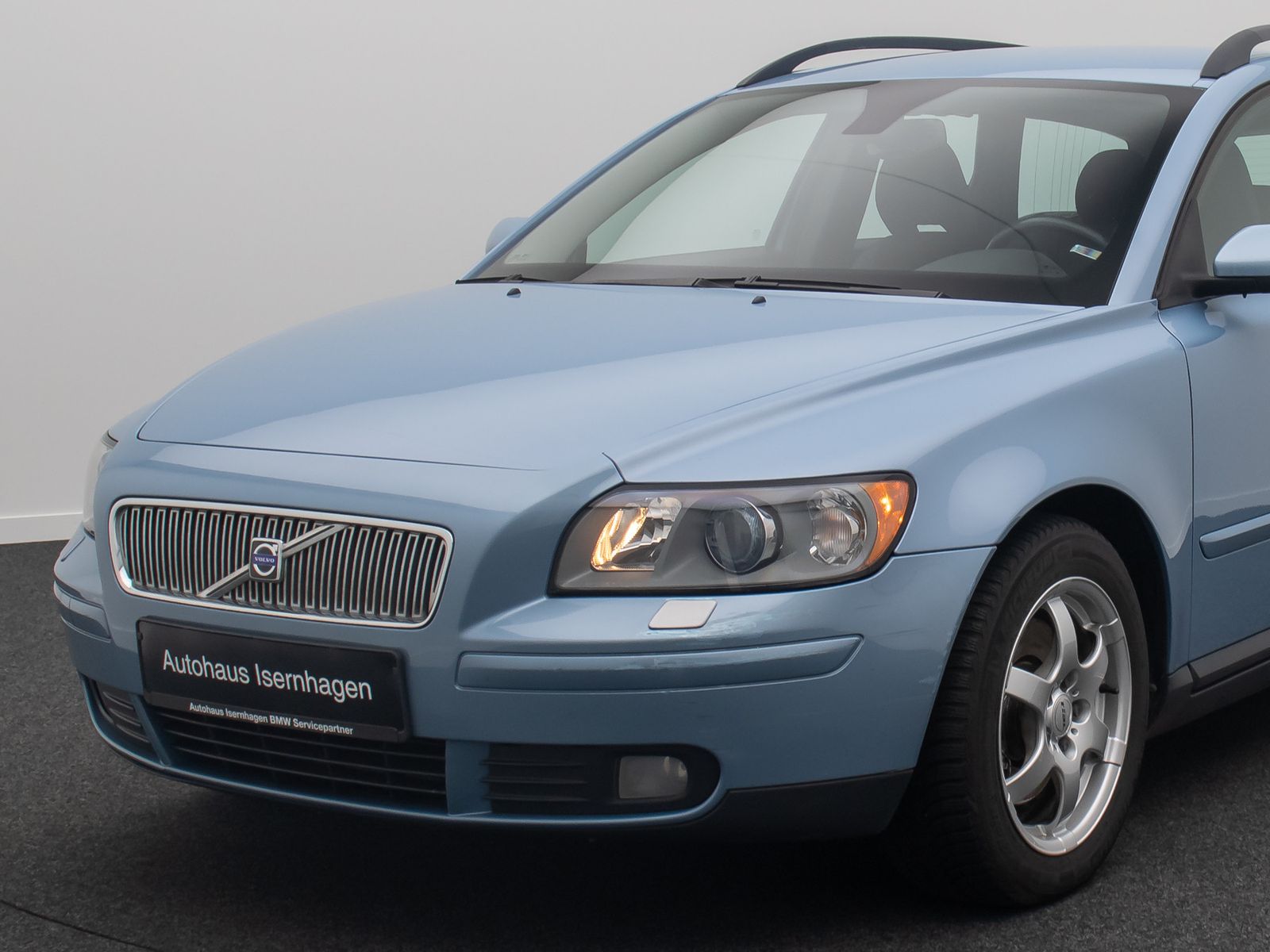Fahrzeugabbildung Volvo V50 2.0 D Momentum BiXenon AHK HiFi Alarm Tempom