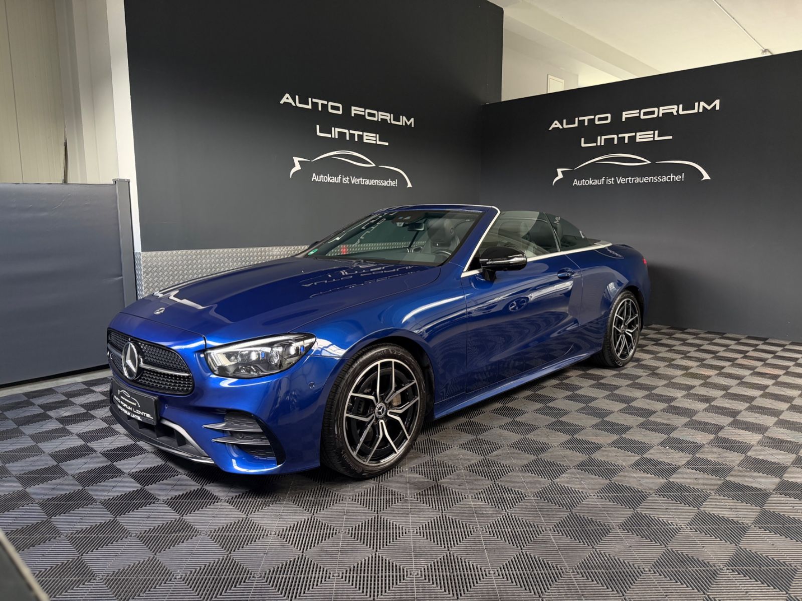 Mercedes-Benz E 220 d AMG LINE-BURMESTER-360°-MULTIBE.-SCHECKH foto 2