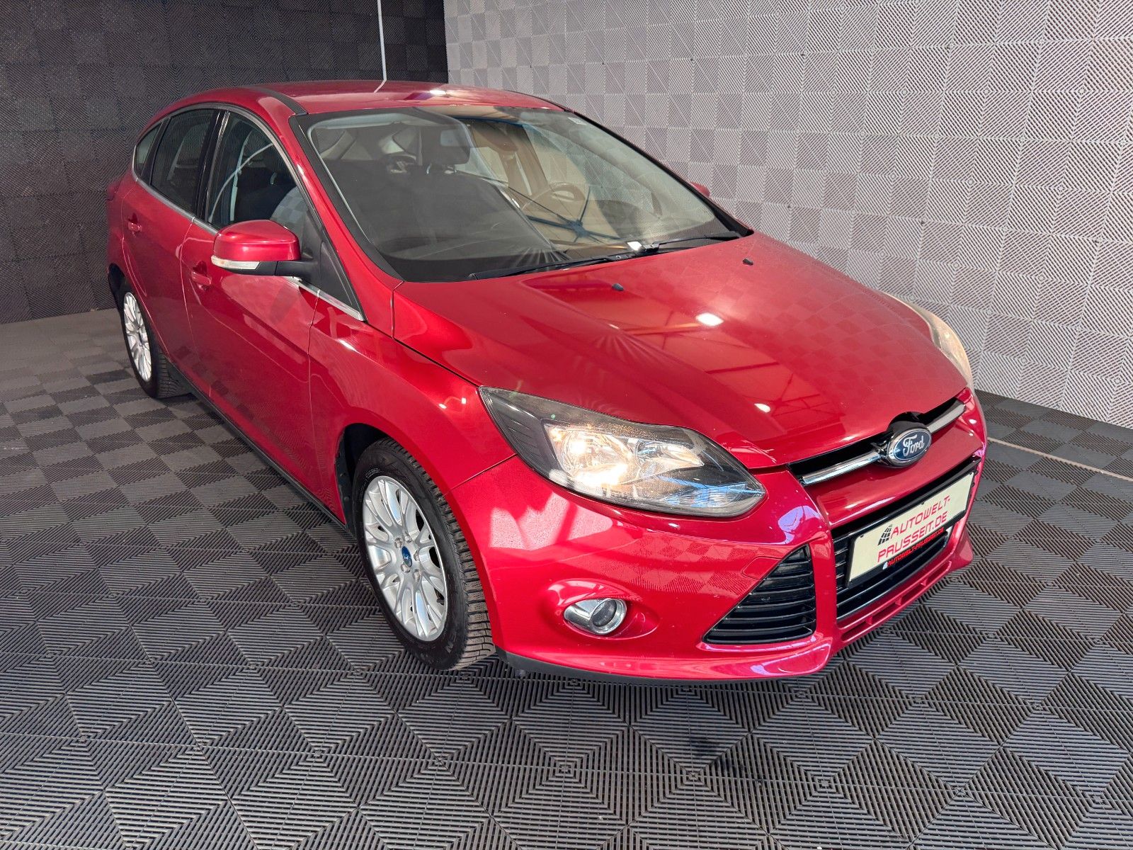 Gebrauchtwagen Ford Focus Focus Lim.*TITANIUM*TEMPO-KLIMA-SHZ-SPORTSITZE in Horb am Neckar