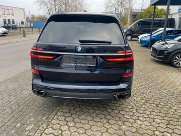 BMW X7 - 7