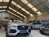 Jaguar F-PACE R-Sport AWD R-Dynamic LED Panorama - Jaguar F-Pace in Duisburg