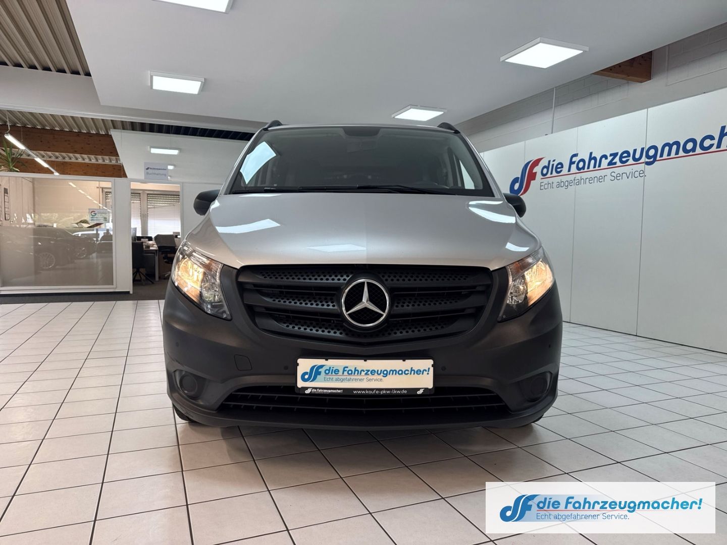 Fahrzeugabbildung Mercedes-Benz Vito Mixto 114 CDI 4x4 kompakt Navi Digitales Co
