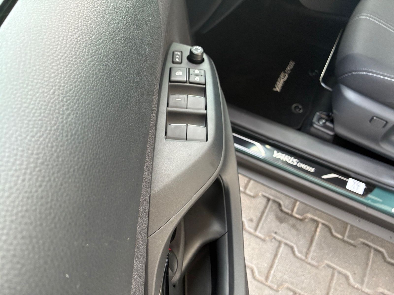 Fahrzeugabbildung Toyota Yaris Cross 1.5 Teamplayer KAMERA LED ACC