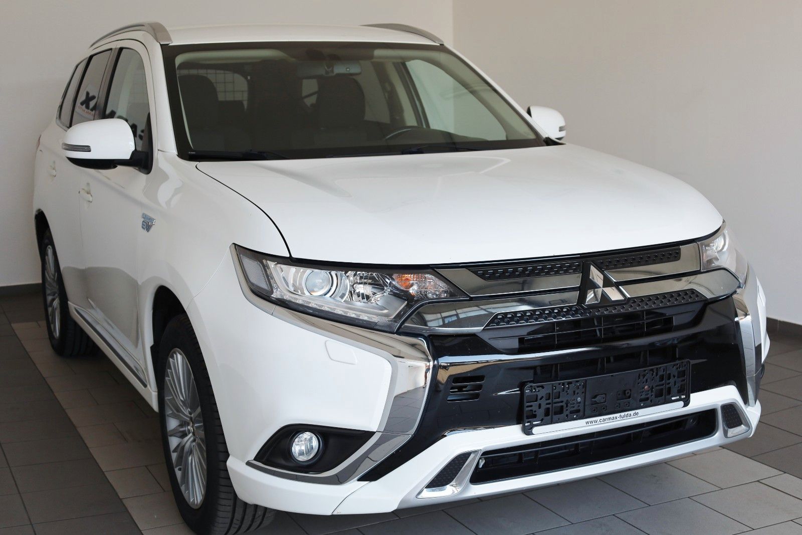Fahrzeugabbildung Mitsubishi Outlander PHEV 4WD SH,PDC,Kamera,AHK,SR+WR