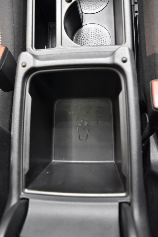 Car Image 29