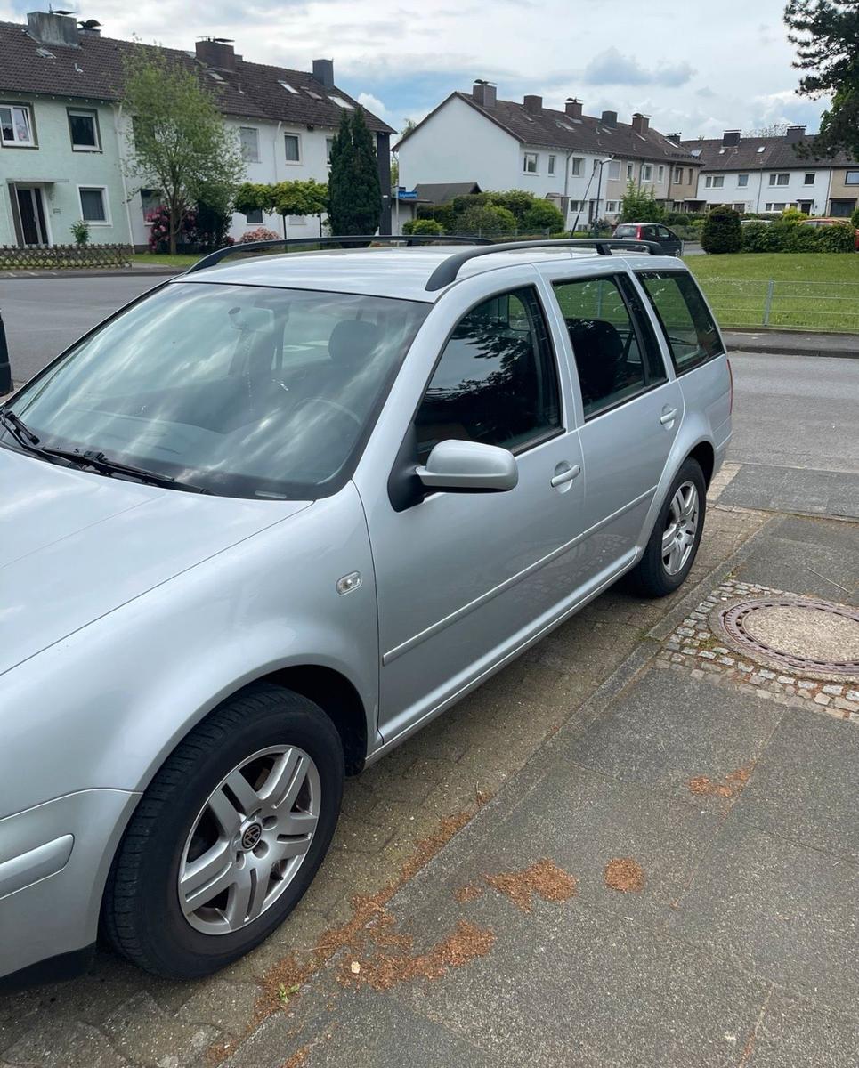 Volkswagen Golf 2004 — салон