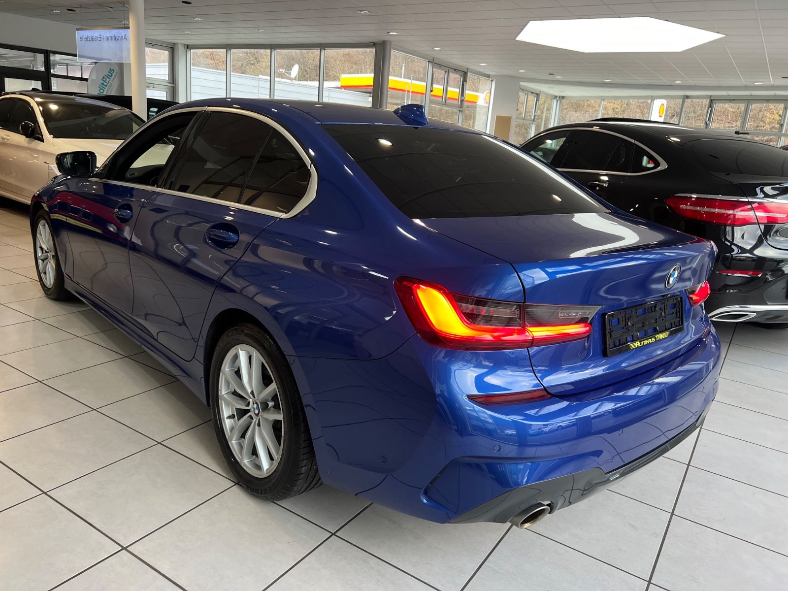 Fahrzeugabbildung BMW 330 i M Sport * Head-Up *Ambiente* LEDER *