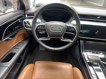 Audi A8 - 12