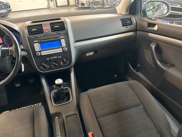 Volkswagen Golf V Lim. Tour *KLIMA*SZHZ*TEMPOMAT*AHK*