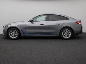 Fahrzeugabbildung BMW i4 eD35 Gran Coupé Glasdach Kamera DAB H/K Komfo