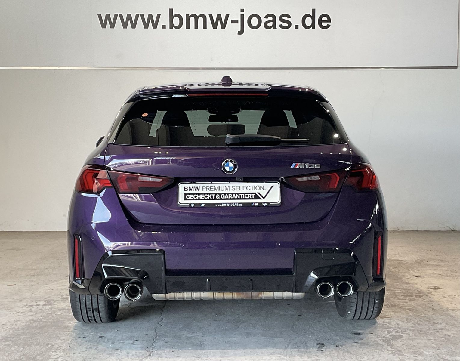 Fahrzeugabbildung BMW M135 xDrive M Sportpaket Pro, M Sportsitze, Head