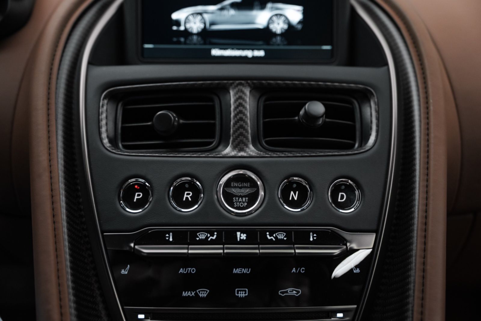 Fahrzeugabbildung Aston Martin DBS 770 Ultimate Volante 1 OF 199/CARBON/BUCKET