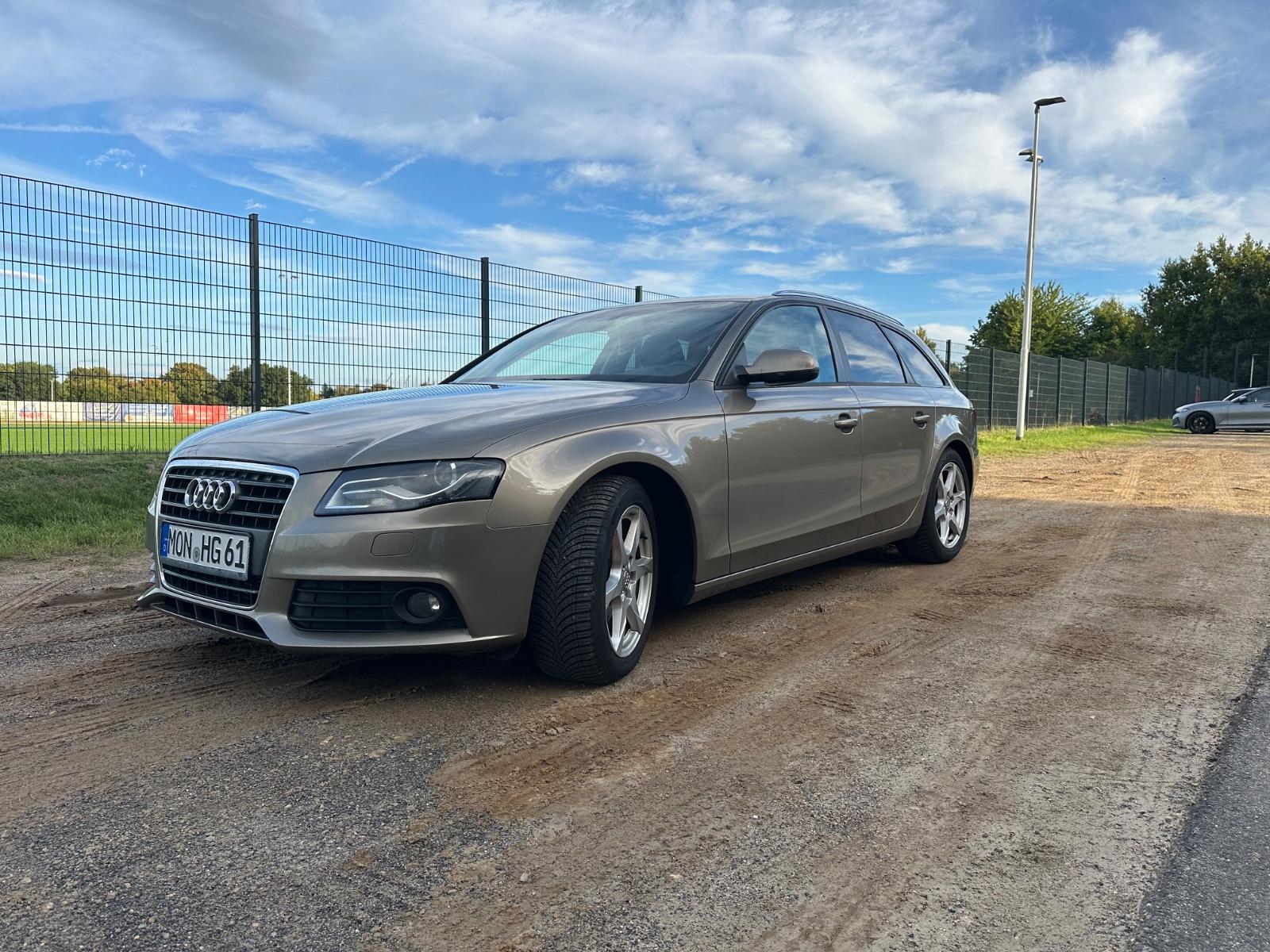 Audi A4 2010 — rear view