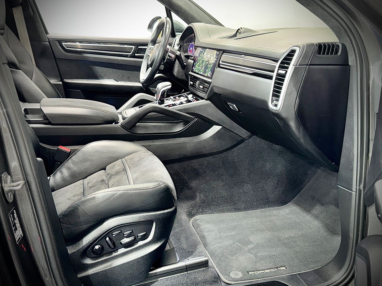 Porsche Cayenne*GTS*05.2027 APPROVED*Matrix-LED*Navi* foto 24