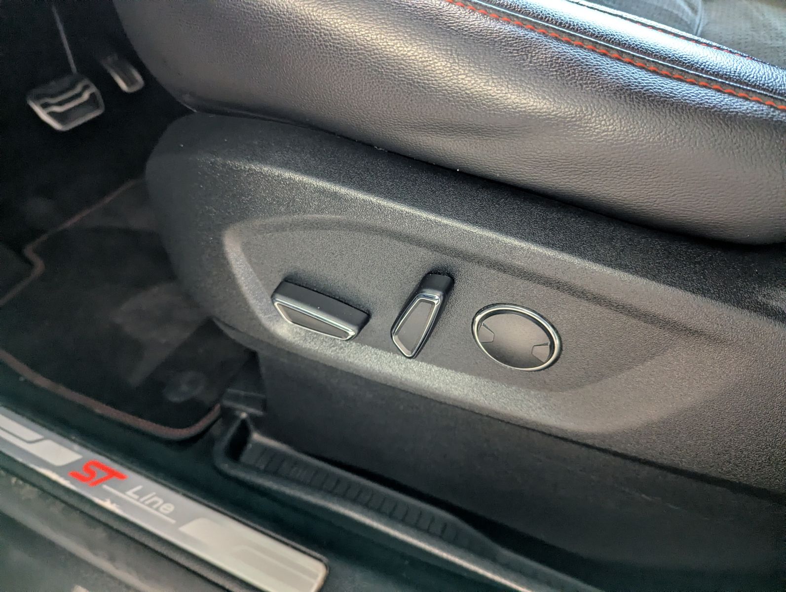 FORD Edge ST-Line 4x4 Pano Standheizung B&O AHK - Image 22