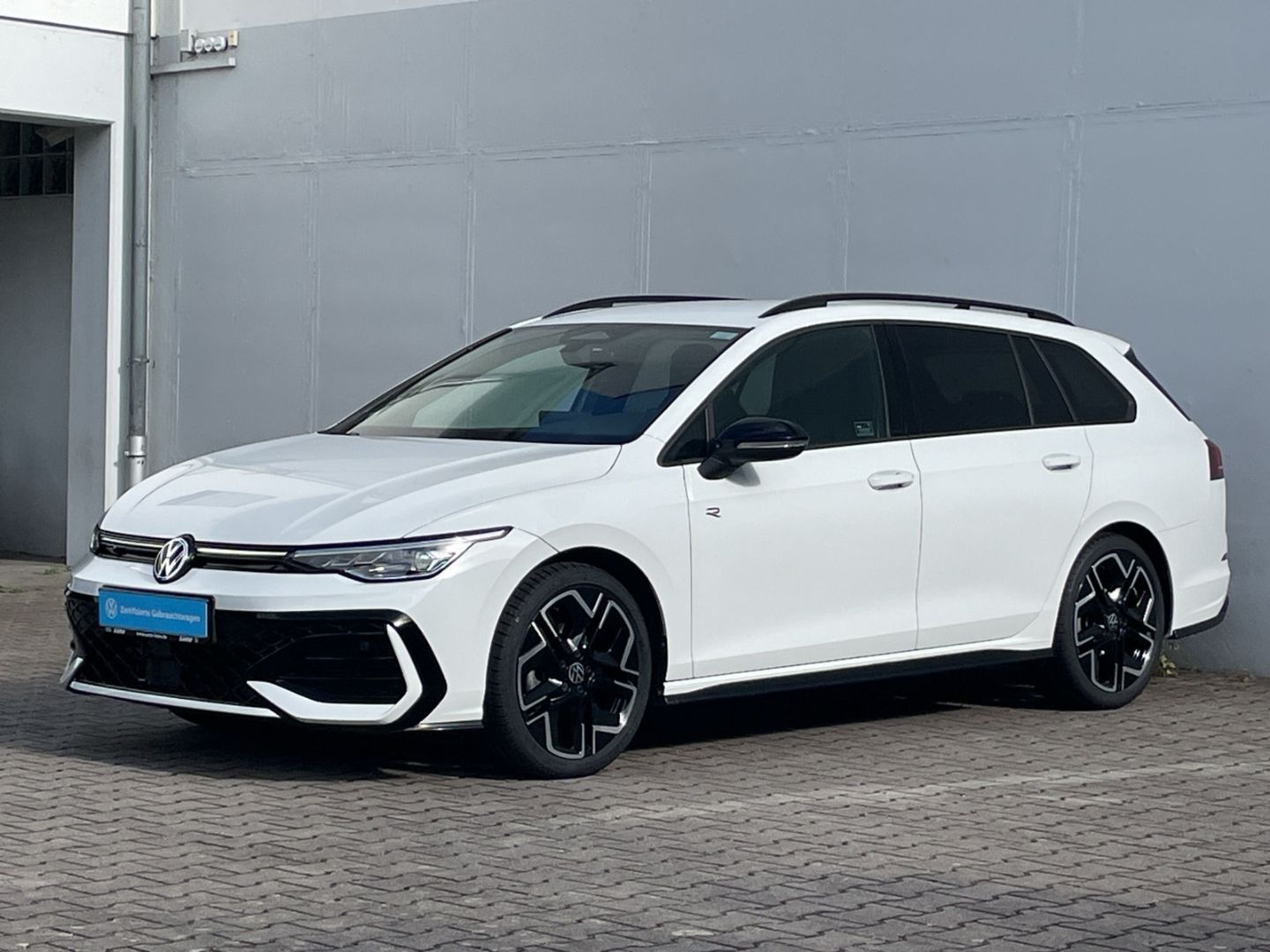Volkswagen Golf Variant VIII 1.5eTSI DSG R-Line Black Style foto 4