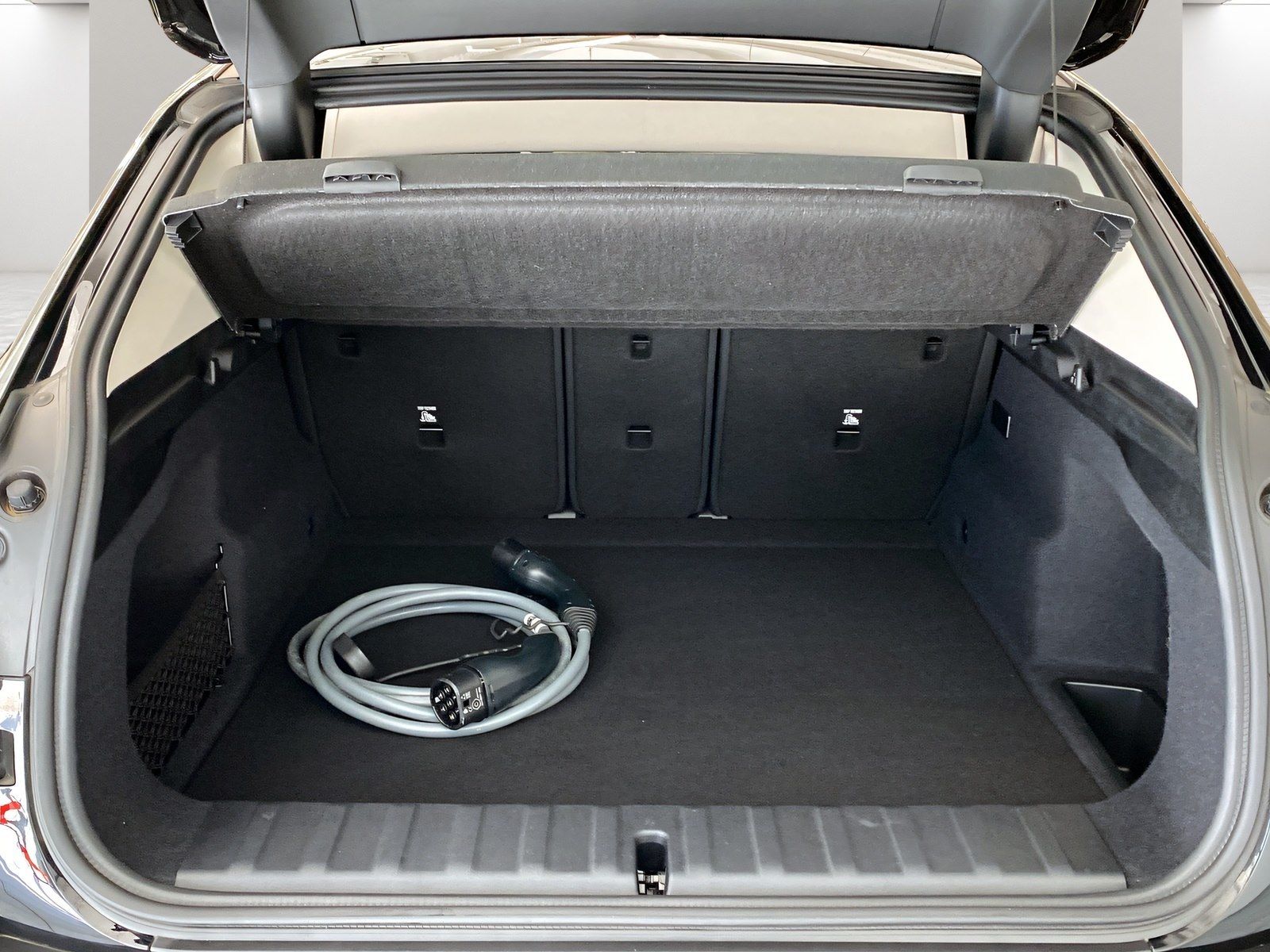 BMW iX2 - Bild 11