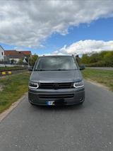 Volkswagen VW T5 Multivan Leder Standheizung El. Schiebetür - VW T5 Multivan Gebrauchtwagen in Nürnberg