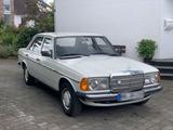 Mercedes-Benz Mercedes Benz W123 200D - Mercedes-Benz aus 1981 mit Diesel-Antrieb