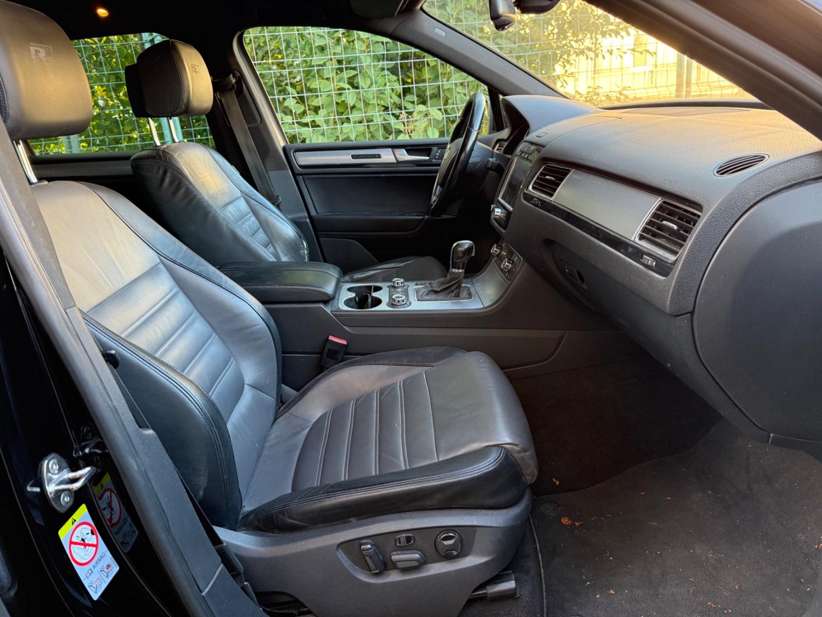 Volkswagen Touareg 2012 — photo 8