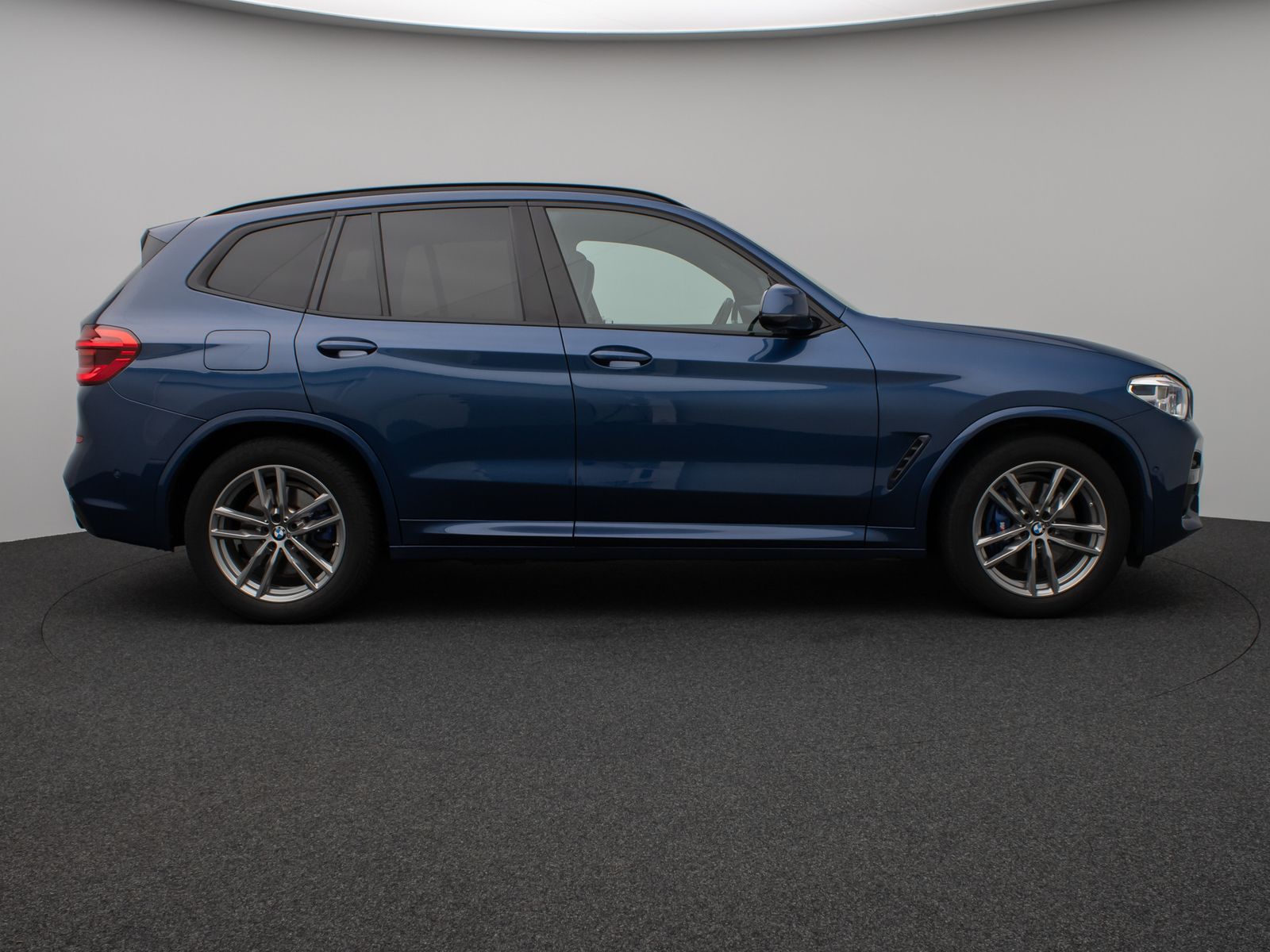 Fahrzeugabbildung BMW X3 xD30e M Sport Kamera HUD DAB HiFi AHK Komfort
