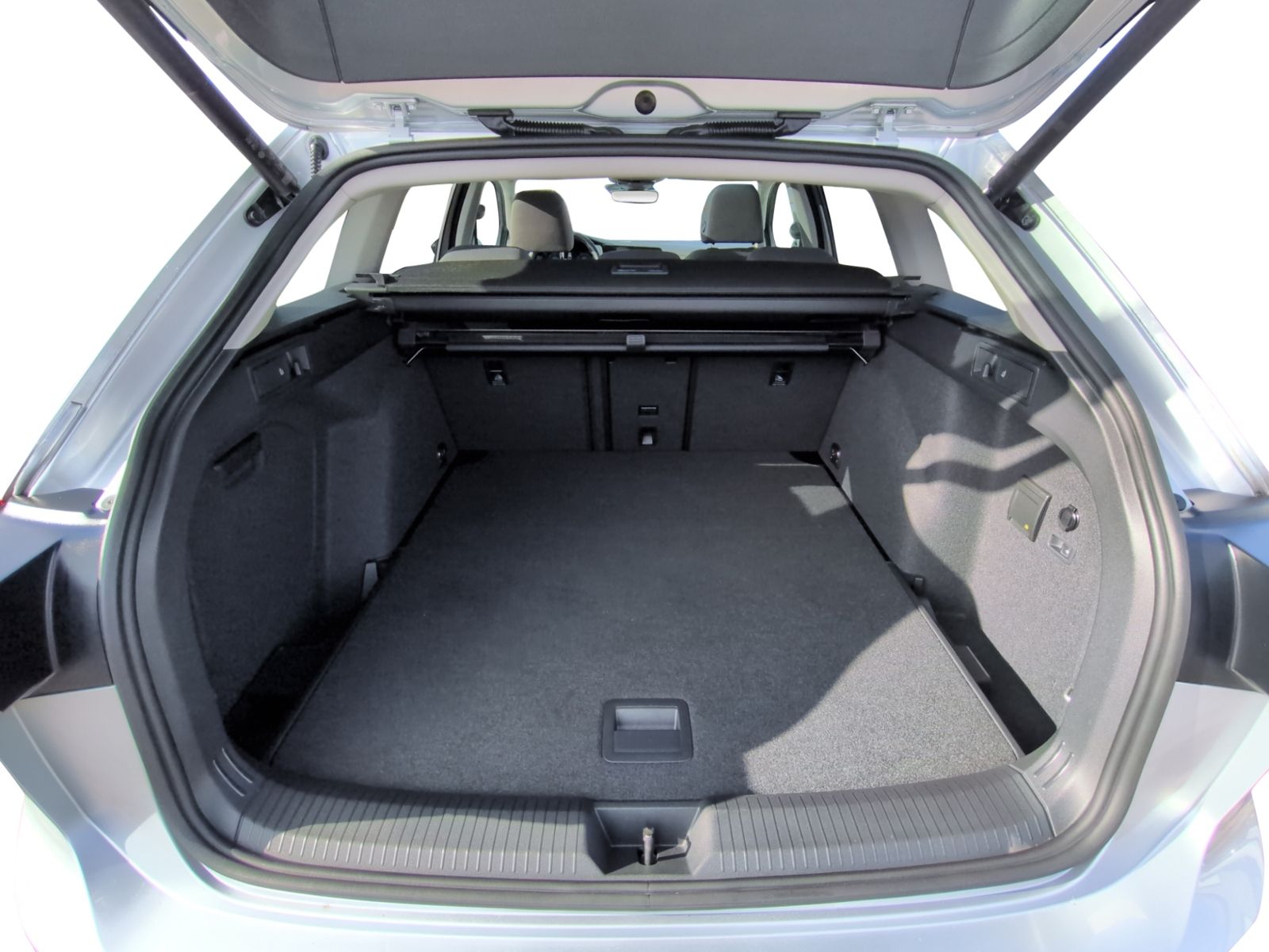 Golf VIII Alltrack 2.0 TDI DSG KAMERA+PANO+STHZ