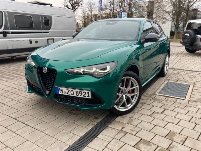 Alfa Romeo Stelvio Tributo Italiano Q4