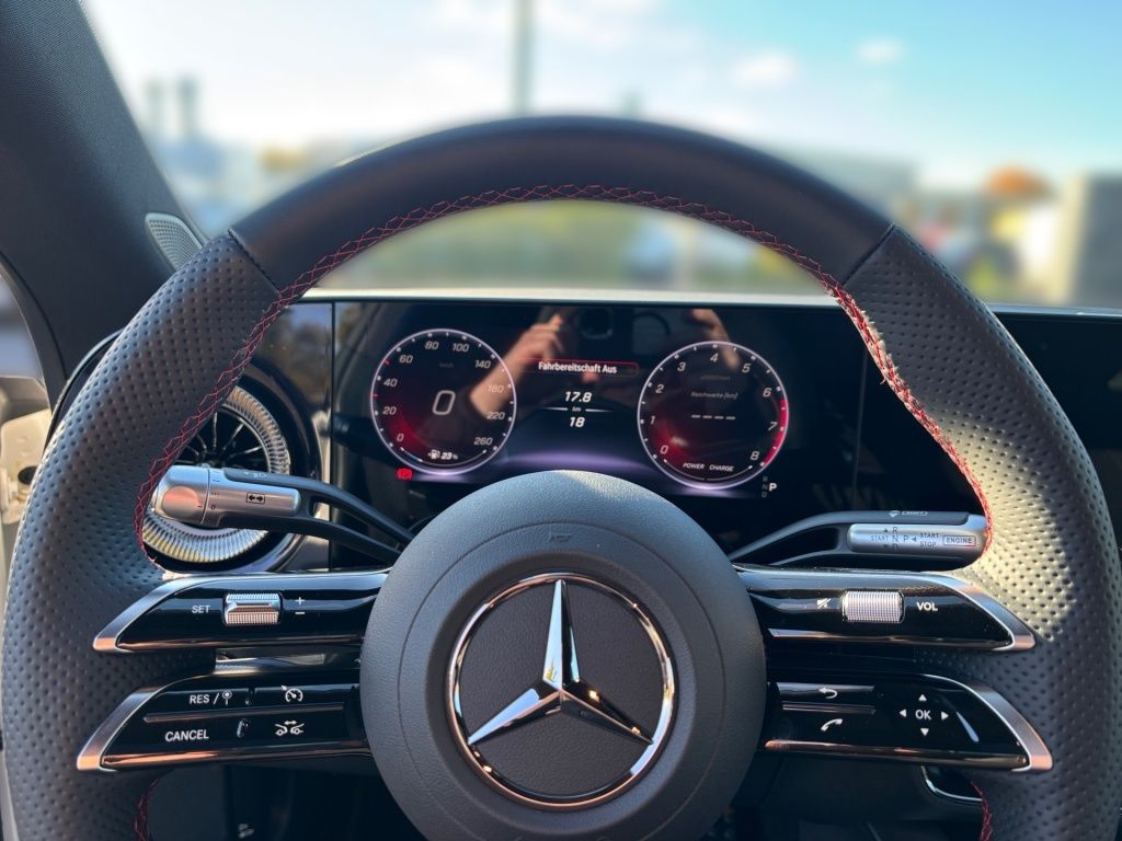 Fahrzeugabbildung Mercedes-Benz CLA 200 4MATIC +AMG+NIGHT+AHK+MULTIEBEAM+360GRAD