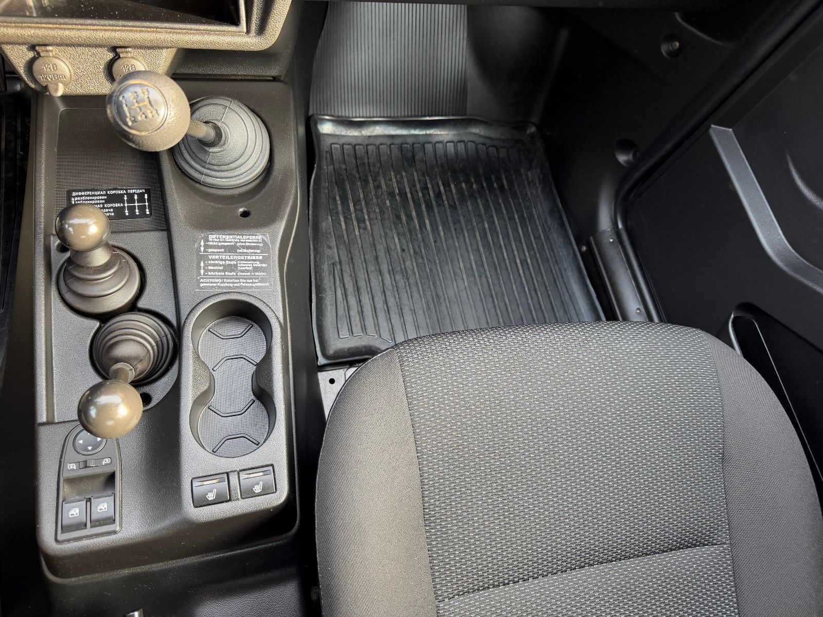 Fahrzeugabbildung Lada Niva "PREMIUM PLUS", KLIMA! SITZHEIZ.! ab SOFORT