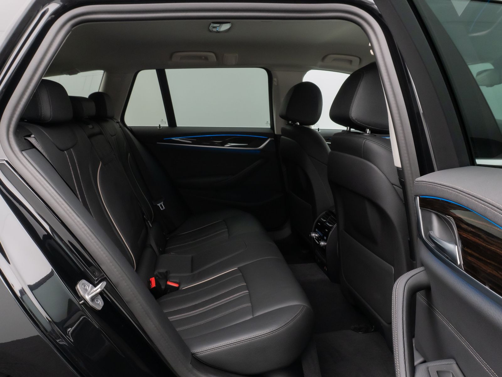 Fahrzeugabbildung BMW 530e xD Luxury Line Kamera HUD DAB HiFi Sport