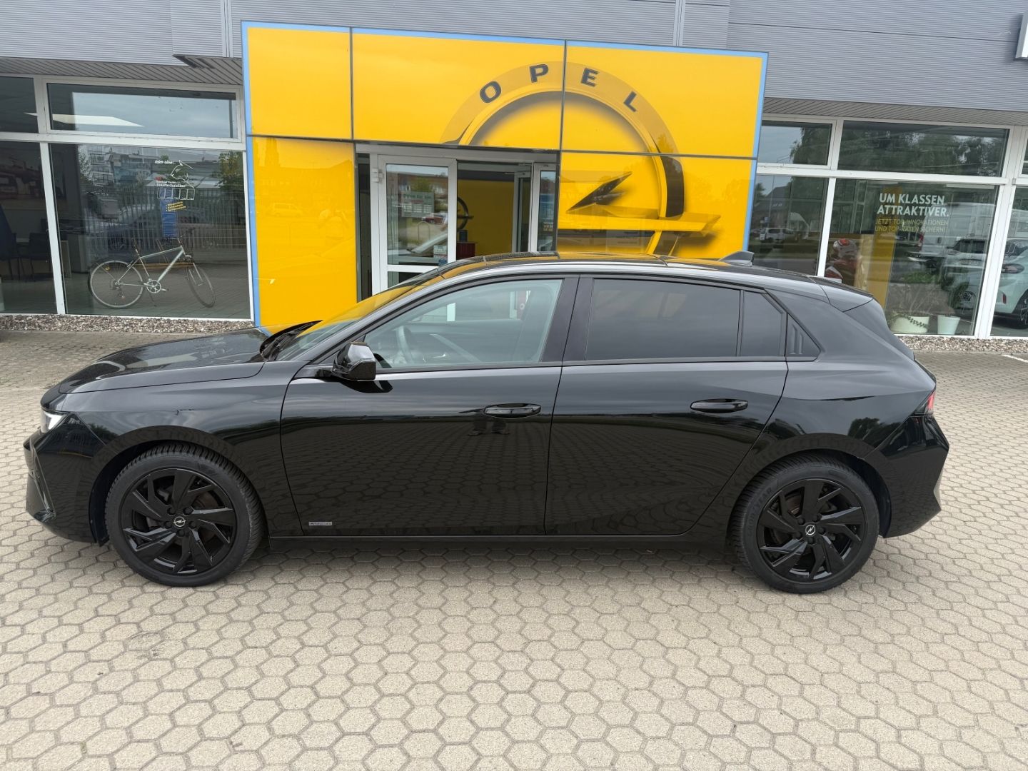Fahrzeugabbildung Opel Astra L Ultimate Paket SHZ+LHZ+HUD+Kamera+Pano