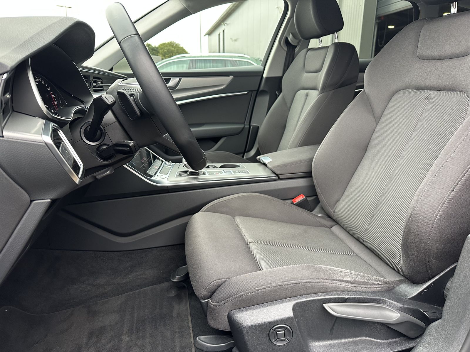 Fahrzeugabbildung Audi A6 Avant 40 TDI Qu Sport NAV+LED+CARPLAY+1HD+PP