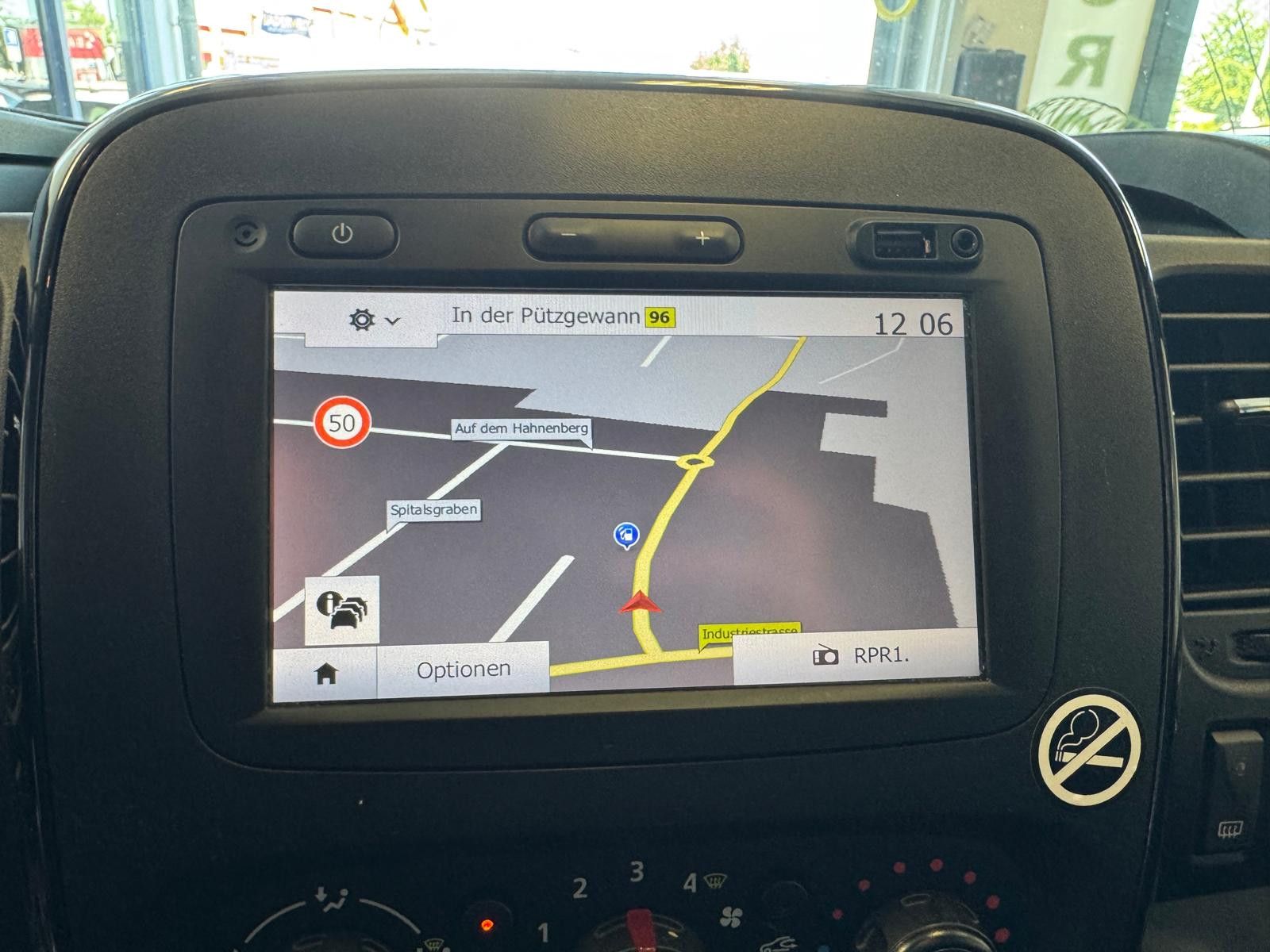 Fahrzeugabbildung Opel Vivaro Combi L1H1  2,7t/ ATM mit Belegen 72700Km
