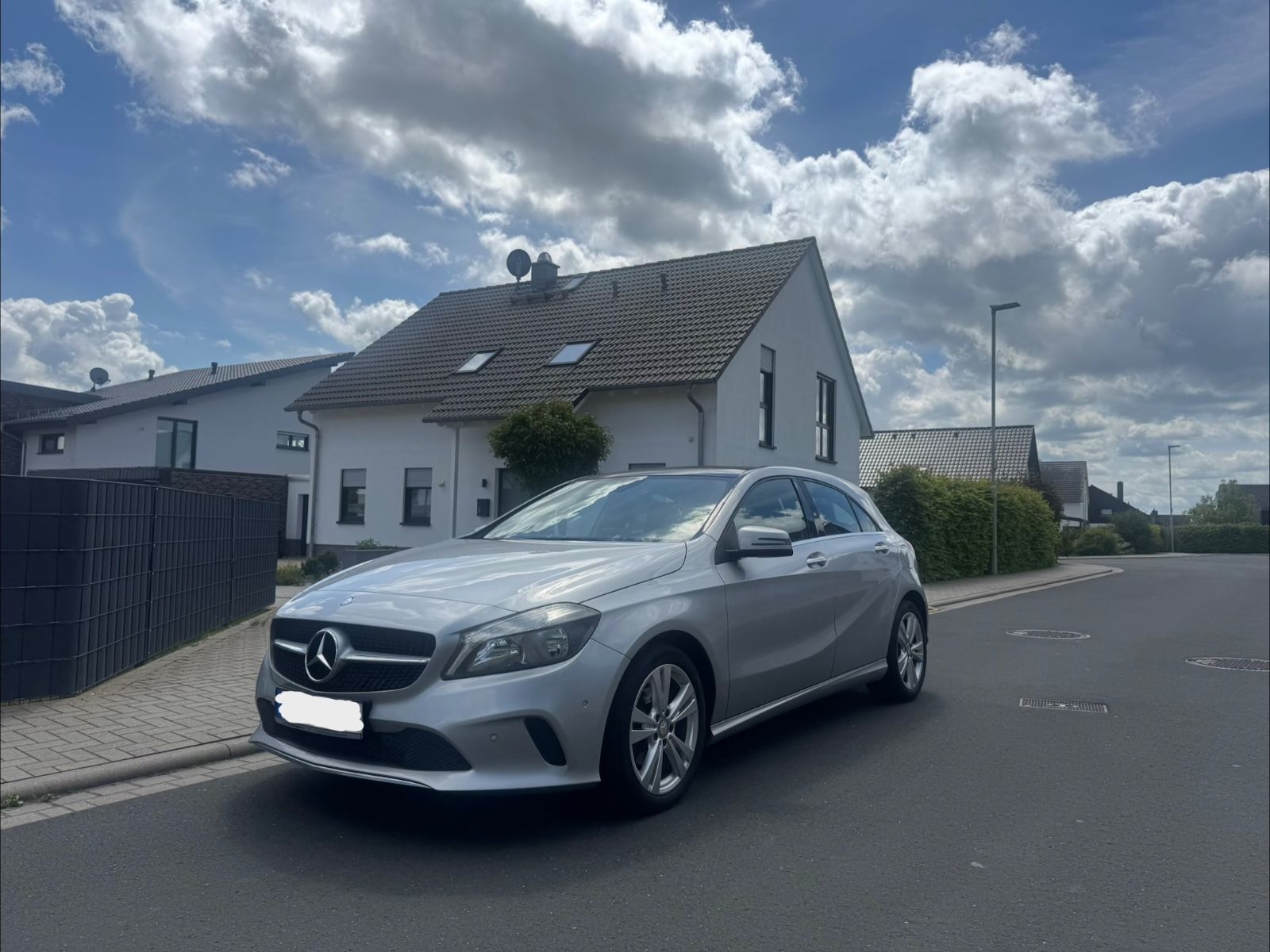 MERCEDES-BENZ A 200