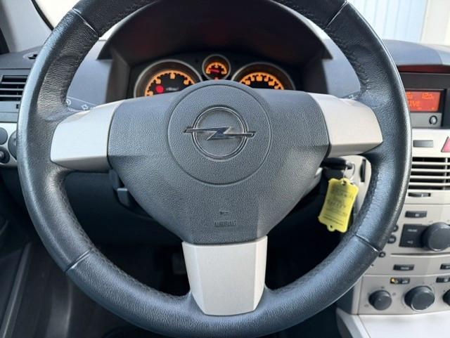 Opel Astra 2007 — photo 12