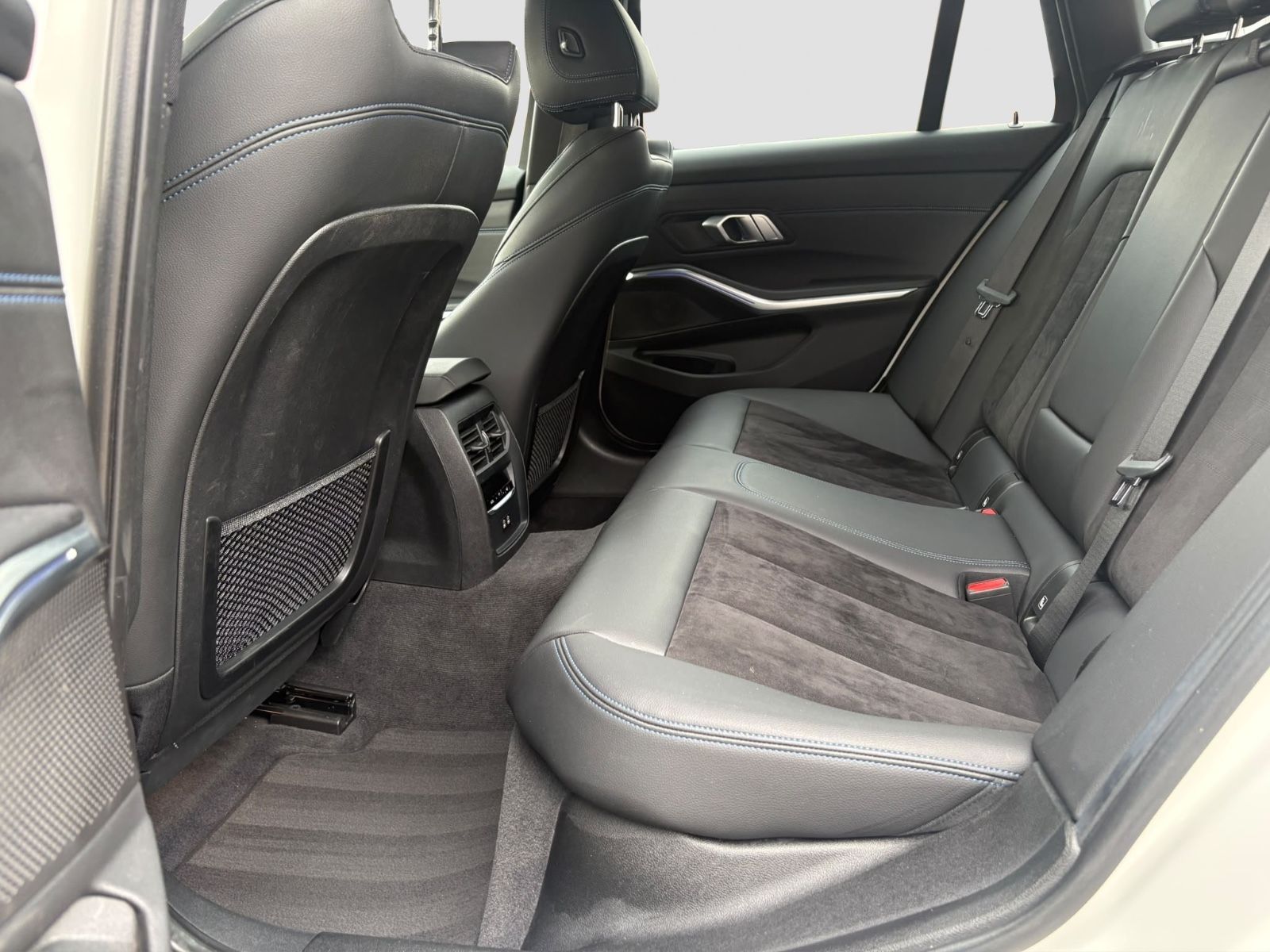 BMW 318 i Touring M Sport/Automatik/unfallfrei/ foto 13