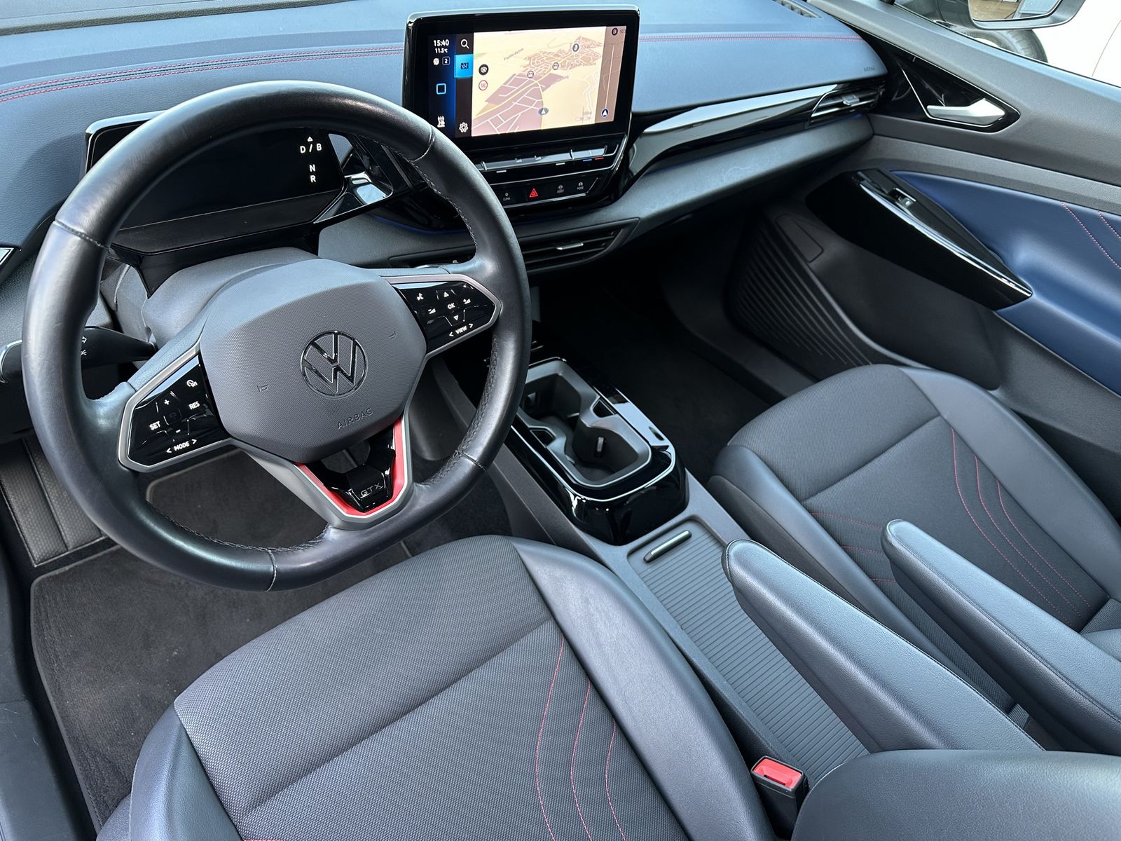 Fahrzeugabbildung Volkswagen ID.4 4M GTX Sport NAV+MATRIX+ACC+KAM+VC+21ZO+1HD