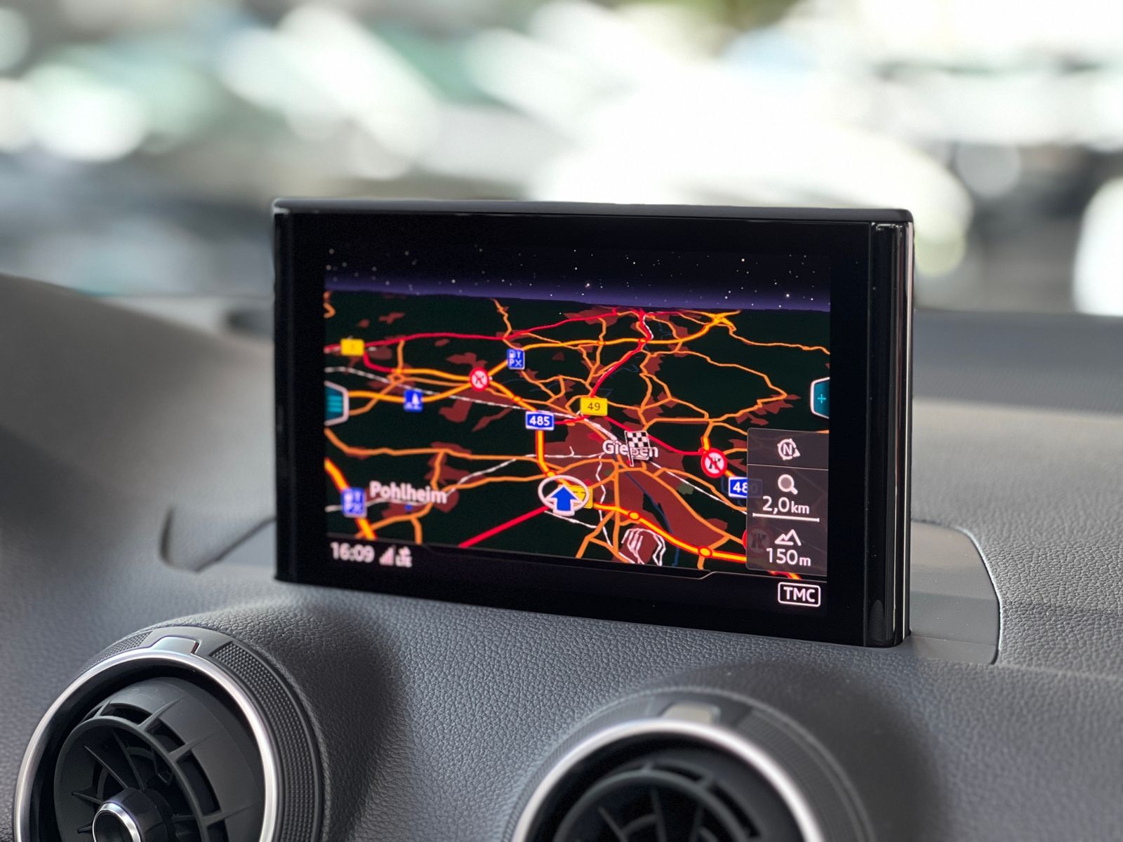 Fahrzeugabbildung Audi Q2 35 TFSI S-Tronic S Line PANO SHZ LED NAVI