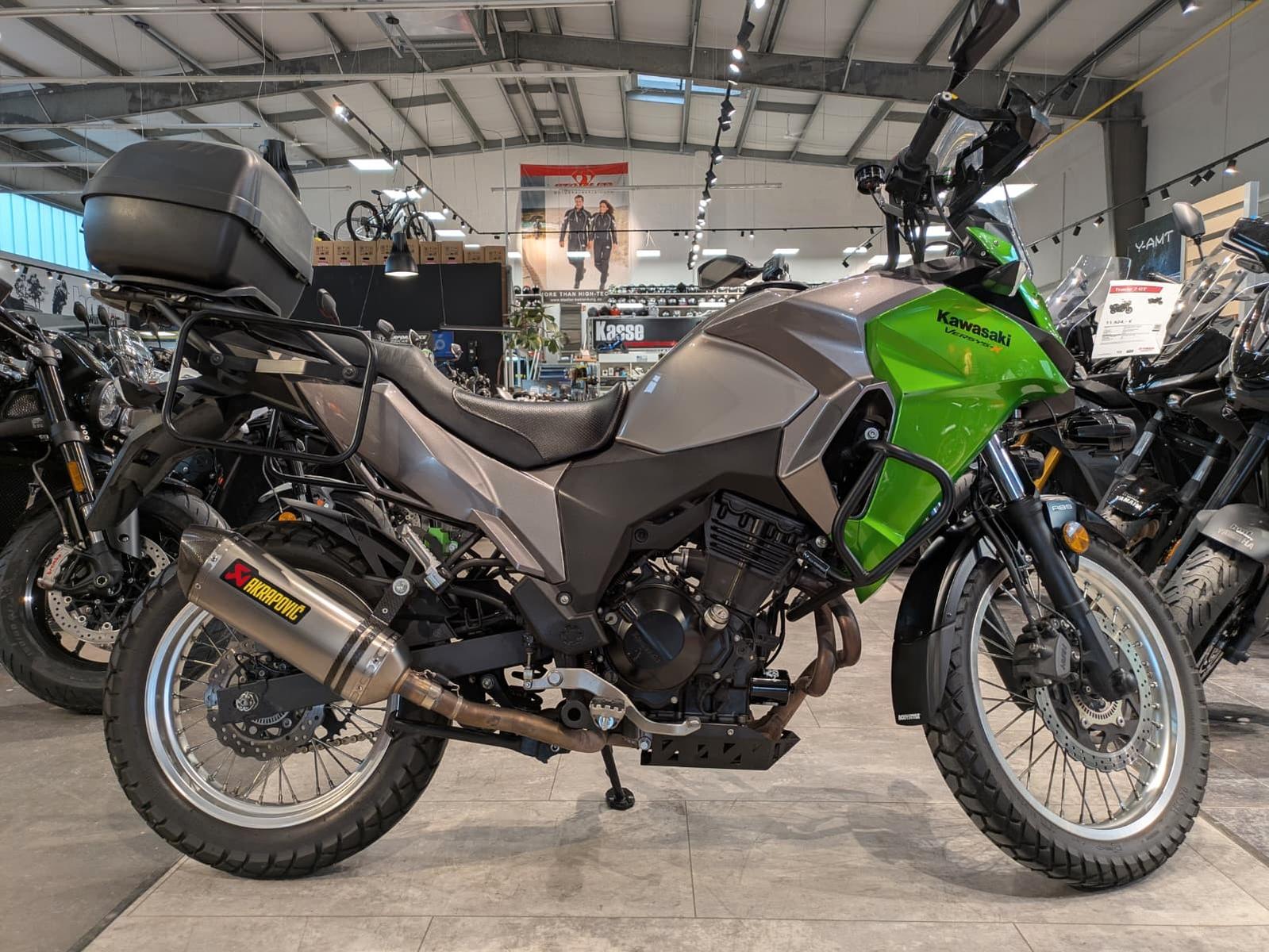 Kawasaki Versys X 300 (Akra, Griffheizung uvm.)