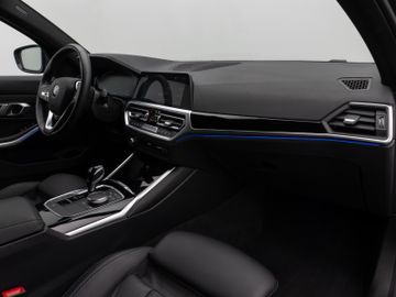 Fahrzeugabbildung BMW 320d Tour Sport Line AHK Standheizung LaserLicht