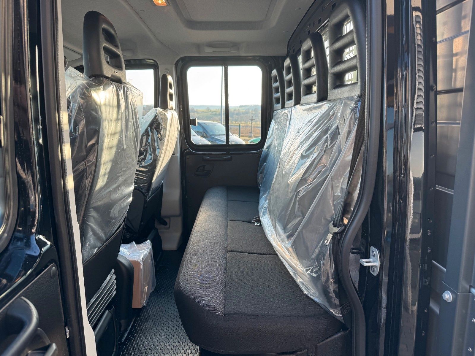 Fahrzeugabbildung Iveco Daily 35C21 HA8 3.0L DoKa *Automatik*R3.450mm*