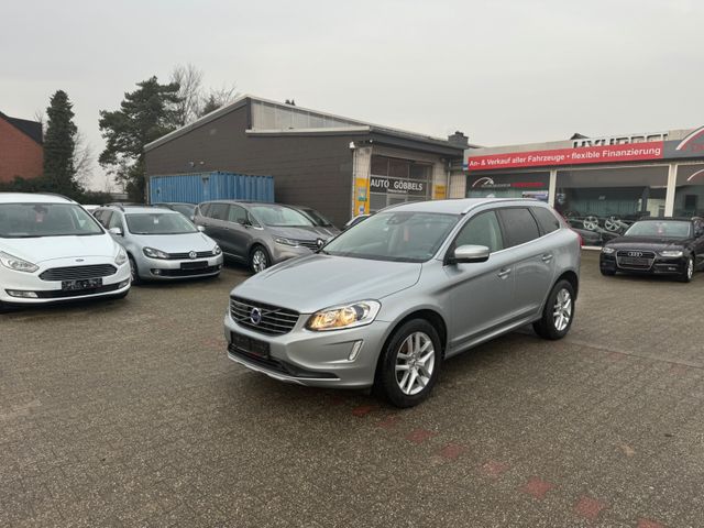 Volvo XC60 Faceli: MOMENTUM Autom 1.HAND PDC LEDER NAV