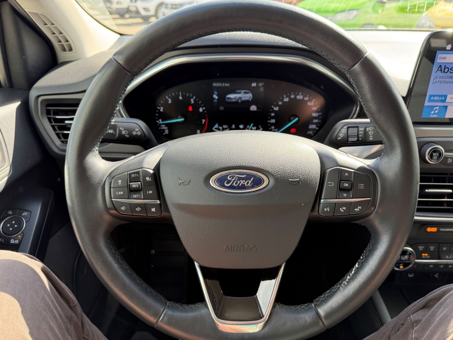 FORD Focus 1.0 EcoBoost Turnier Titanium Navi ACC AHK - Image 14
