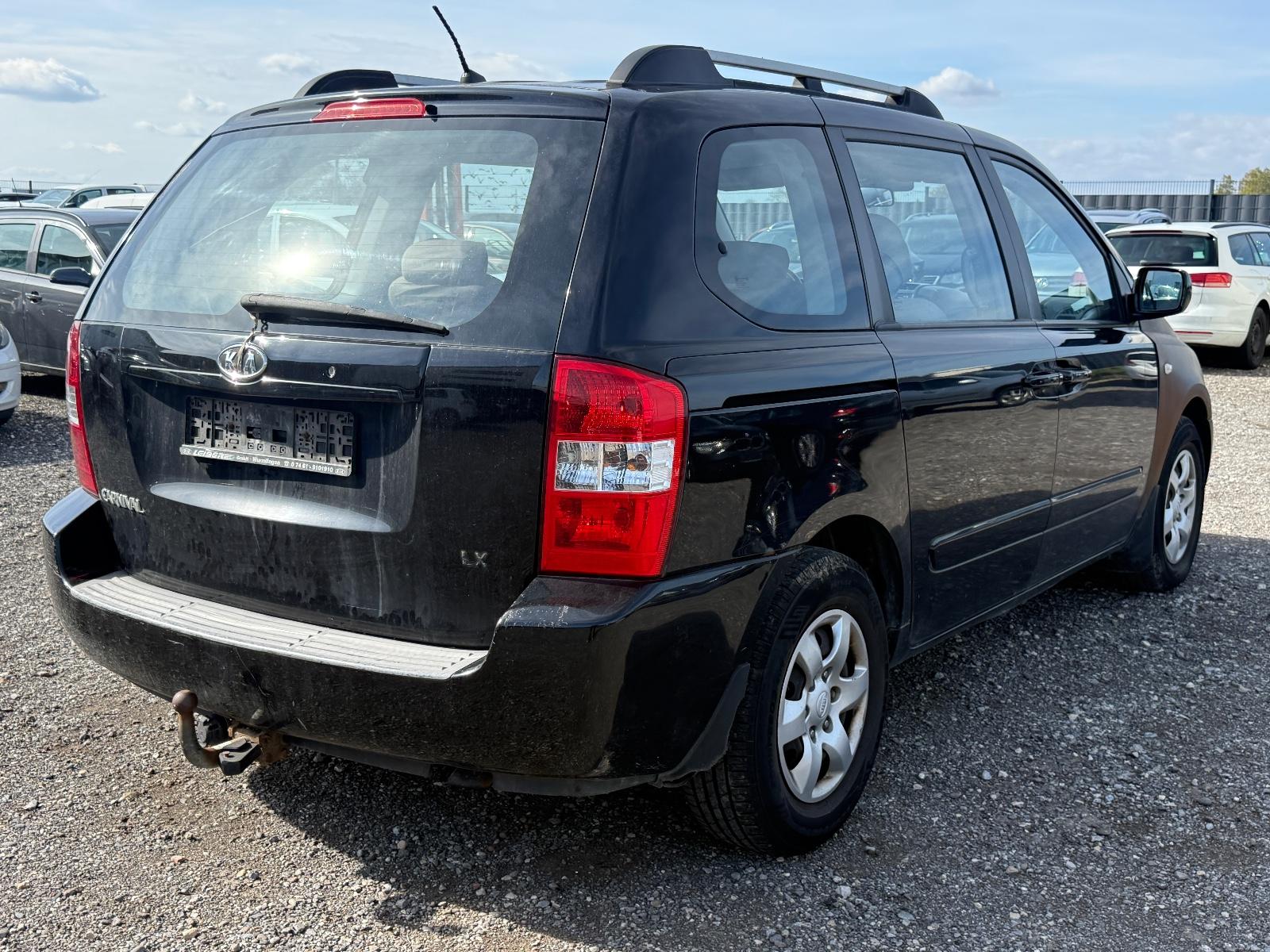 Kia Carnival 2009 — interior