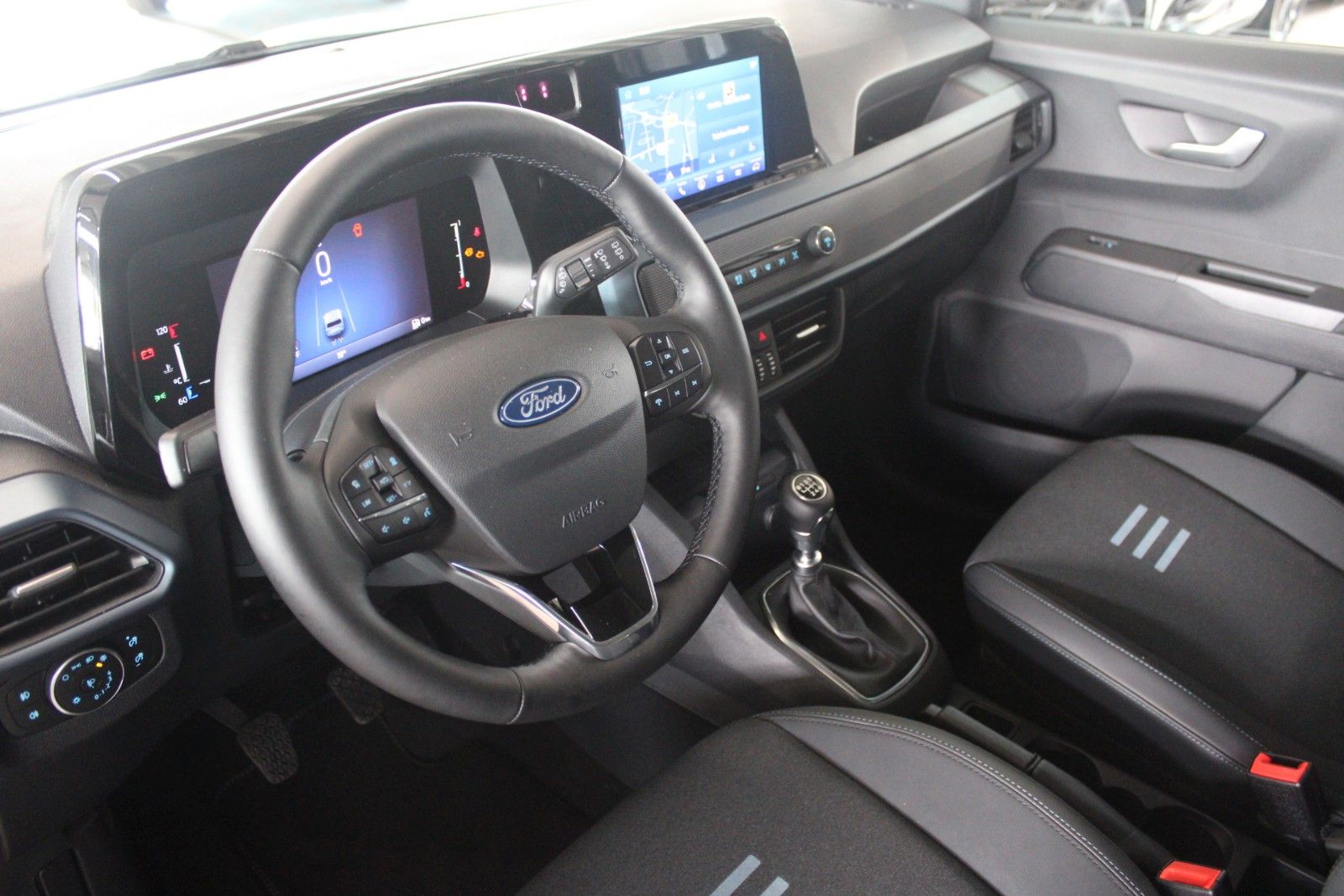 Fahrzeugabbildung Ford Tourneo Courier ACTIVE Winter + FahrerAssistPak3