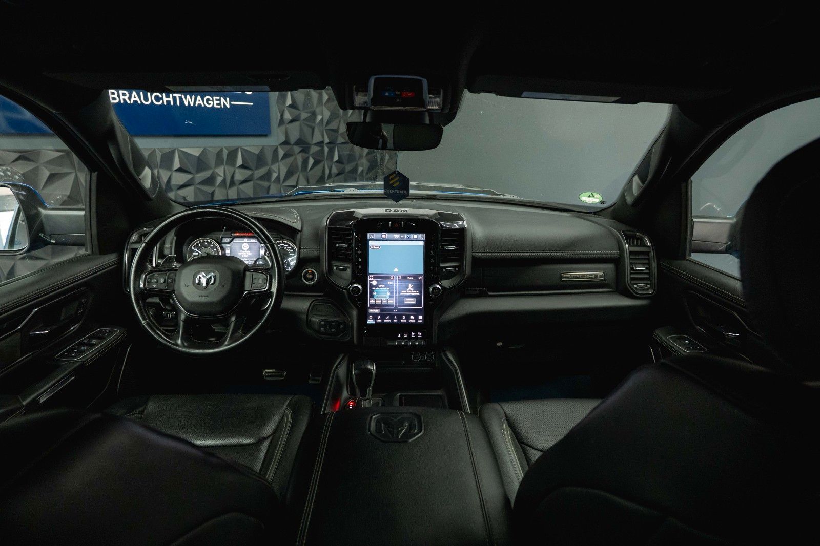 Fahrzeugabbildung Dodge RAM 5.7 V8 HEMI 4x4 NIGHT GT SPORT Night-Paket